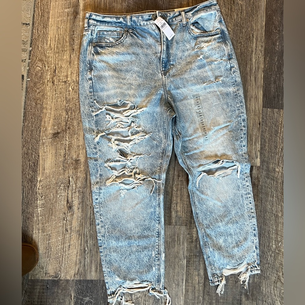 Brand New women’s American Eagle Jeans